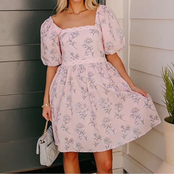 Dresses & Skirts - FLORAL
MINI DRESS